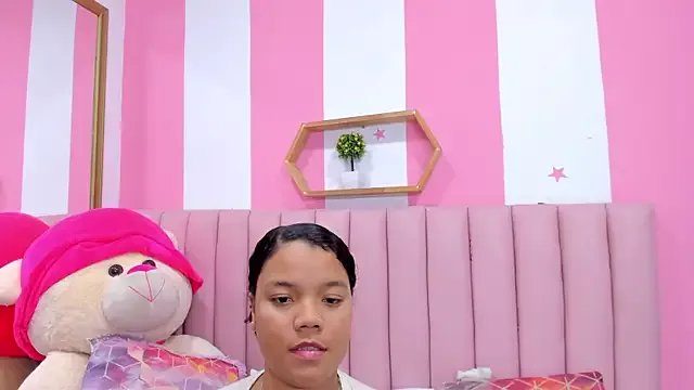 ISABELLA_020 on StripChat