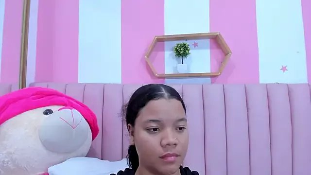 ISABELLA_020 on StripChat