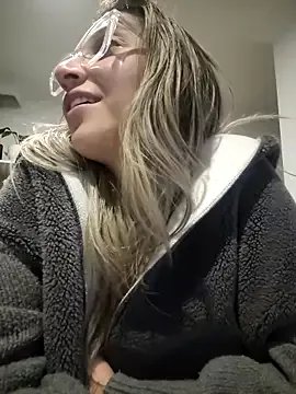 Isabella_Varella on StripChat