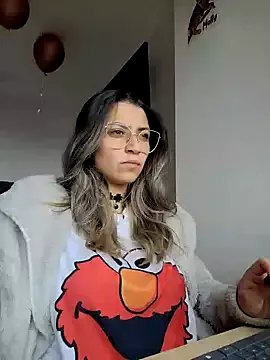 Isabella_Varella on StripChat