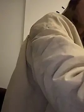 IsabellaEtha on StripChat