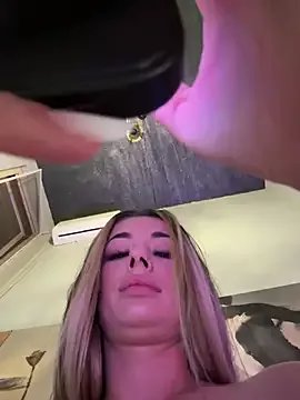 IsabellaEtthan on StripChat