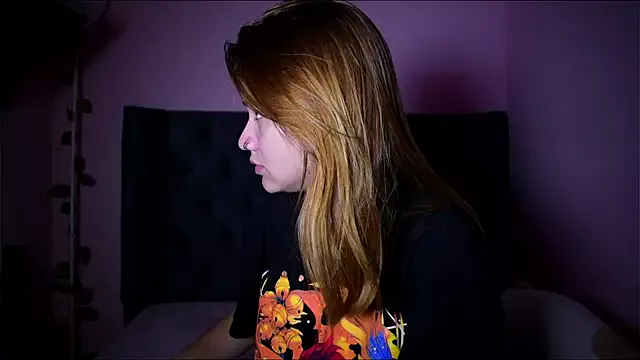 Offline IsabellaFerreiraa on StripChat