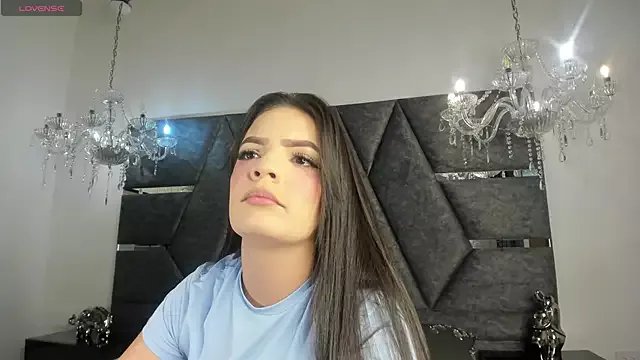 IsabellaGrey19 on StripChat