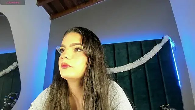 IsabellaGrey19 on StripChat