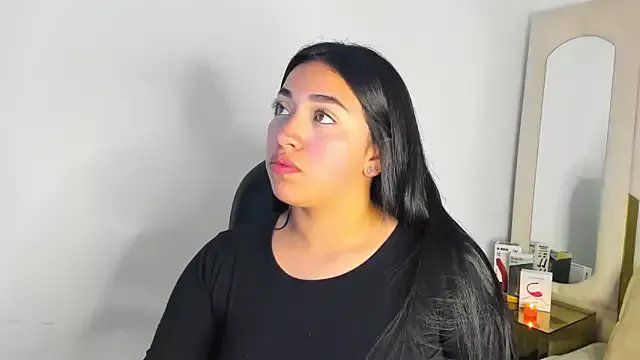 IsabellRodriguez18 on StripChat