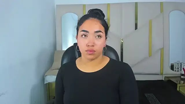 IsabellRodriguez18 on StripChat