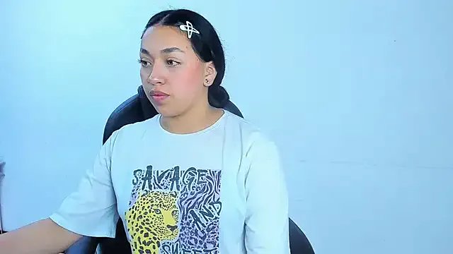 IsabellRodriguez18 on StripChat