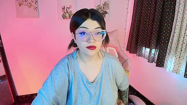 isaferrer06 on StripChat