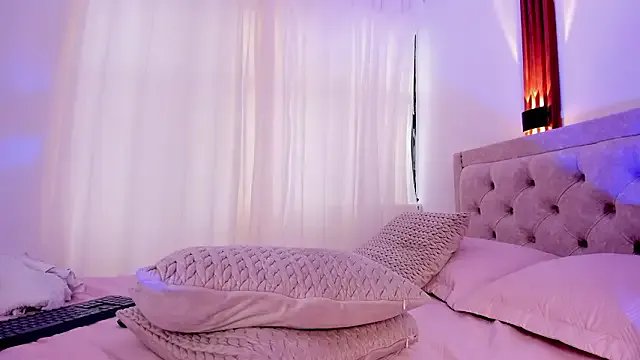 Issa-Lorens on StripChat