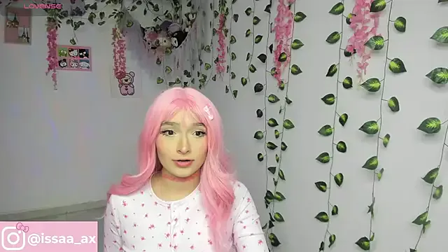 Offline issagarcia on StripChat