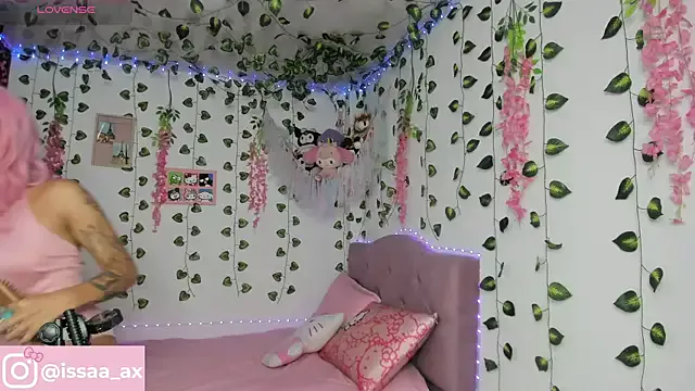 Offline issagarcia on StripChat