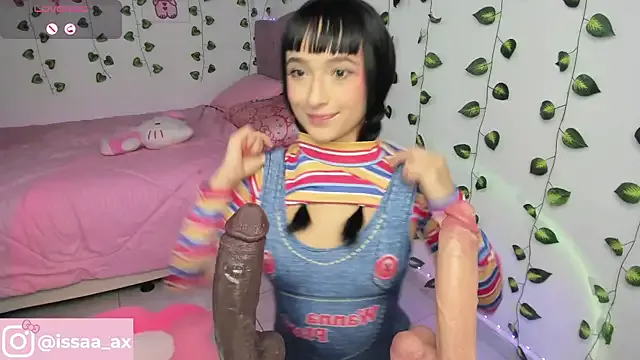 Offline issagarcia on StripChat