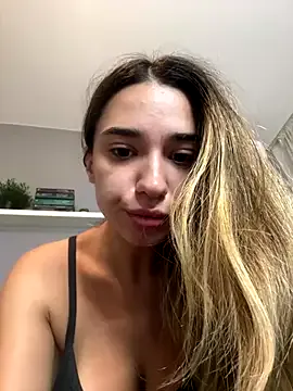 Offline ItalianGirl on StripChat