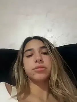 Offline ItalianGirl on StripChat