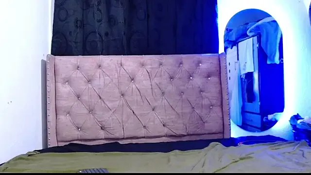 ITHAN_DREAMBOY on StripChat