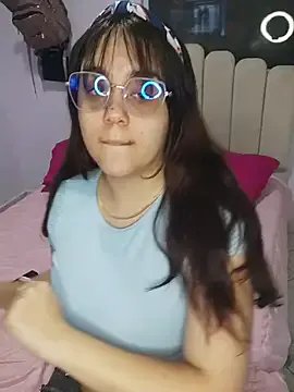 its_lauu_ on StripChat