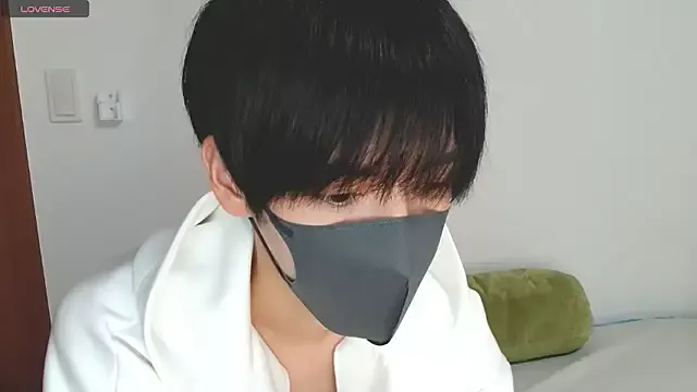 Offline itsme_LEON on StripChat