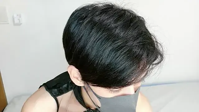 Offline itsme_LEON on StripChat