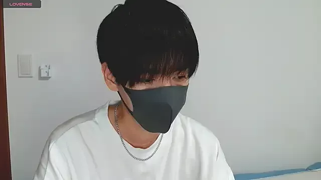 Offline itsme_LEON on StripChat