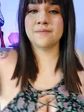 ItsNaiixa on StripChat