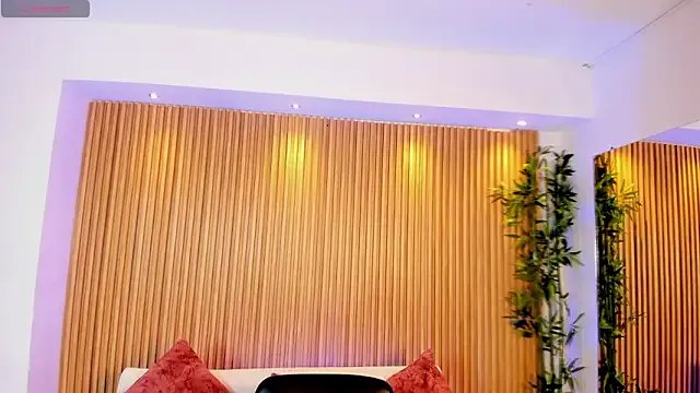 Ivaannaa_ on StripChat