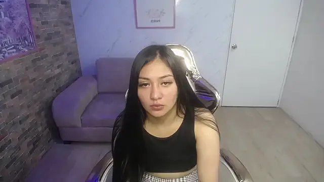 Ivony18_b on StripChat