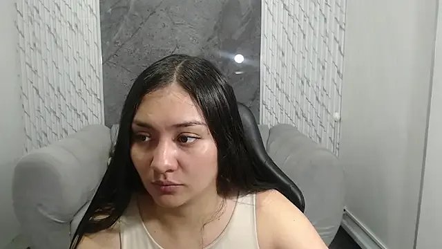 Ivony18_b on StripChat