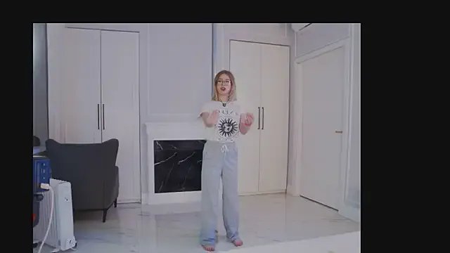 Ivy_Allen — pole dance