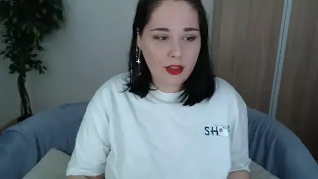 IvyLebelly on StripChat