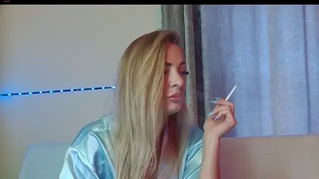 Izabellle02 on StripChat