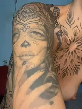 Offline Izy_cute_ on StripChat