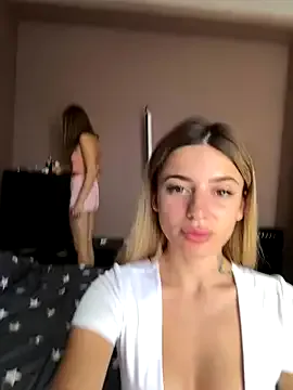 Offline Jasmine_urPrincess on StripChat