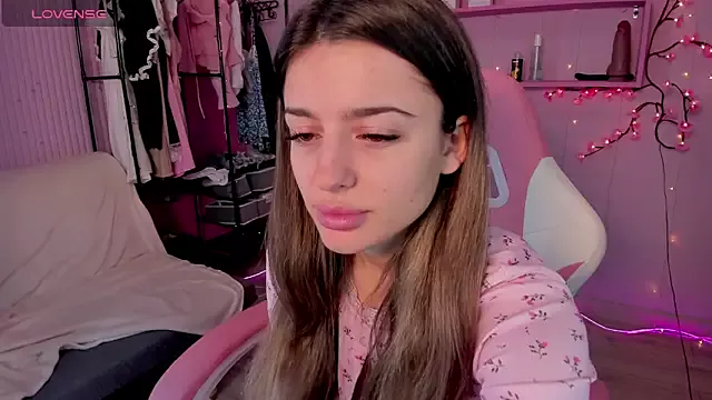 Offline Jasmine_urPrincess on StripChat