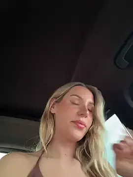 Offline jasminesummer on StripChat