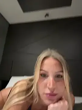 Offline jasminesummer on StripChat