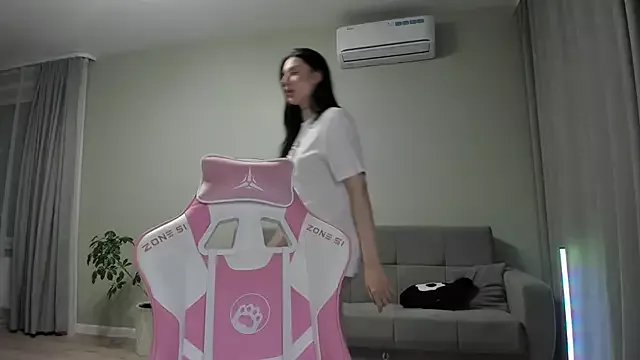 JenniferQueen11 on StripChat