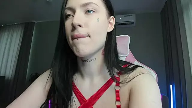 JenniferQueen11 on StripChat