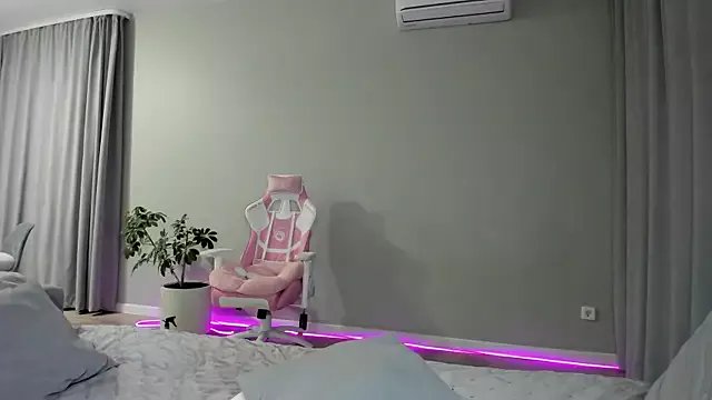 JenniferQueen11 on StripChat