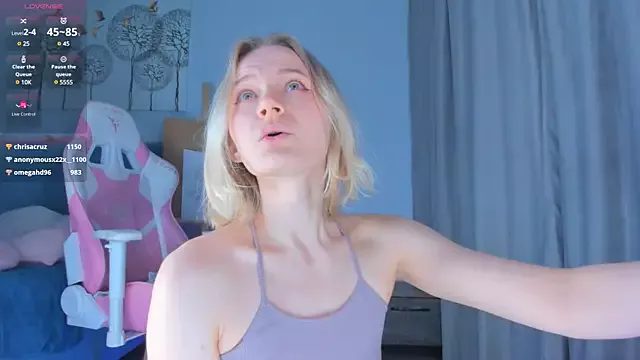 JennyWoody on StripChat 