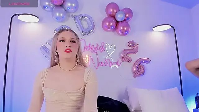 JESSI_NAOMI on StripChat