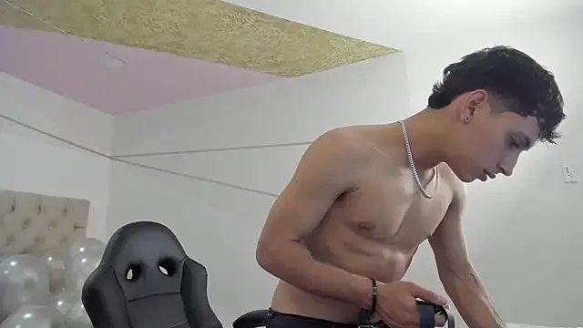 JhoanLeandro on StripChat