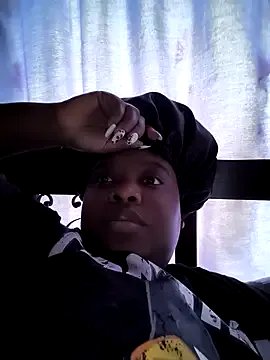 Jhoxy_M on StripChat