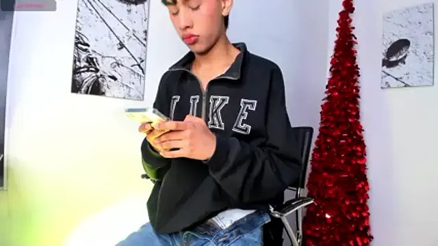 Jim_twink on StripChat