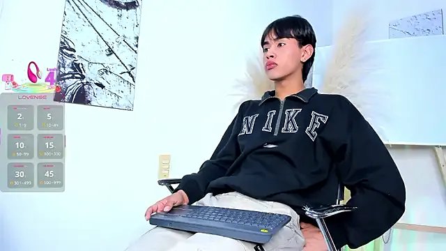 Jim_twink on StripChat