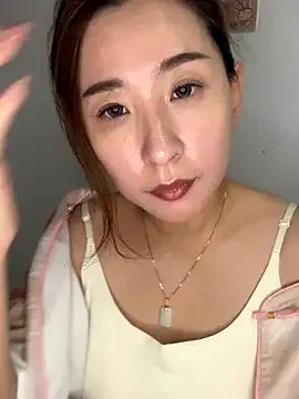 Jingjingxiang-520 on StripChat