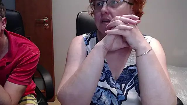 JoannaAndNeighbour on StripChat