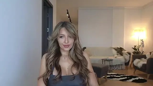 JoanneGG on StripChat