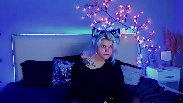 JoannLowe on StripChat