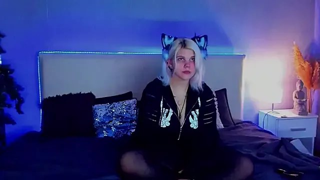 JoannLowe on StripChat